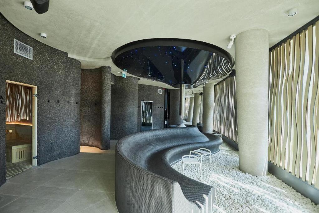 Wave Beachfront Family Apartment Miedzyzdroje Bagian luar foto