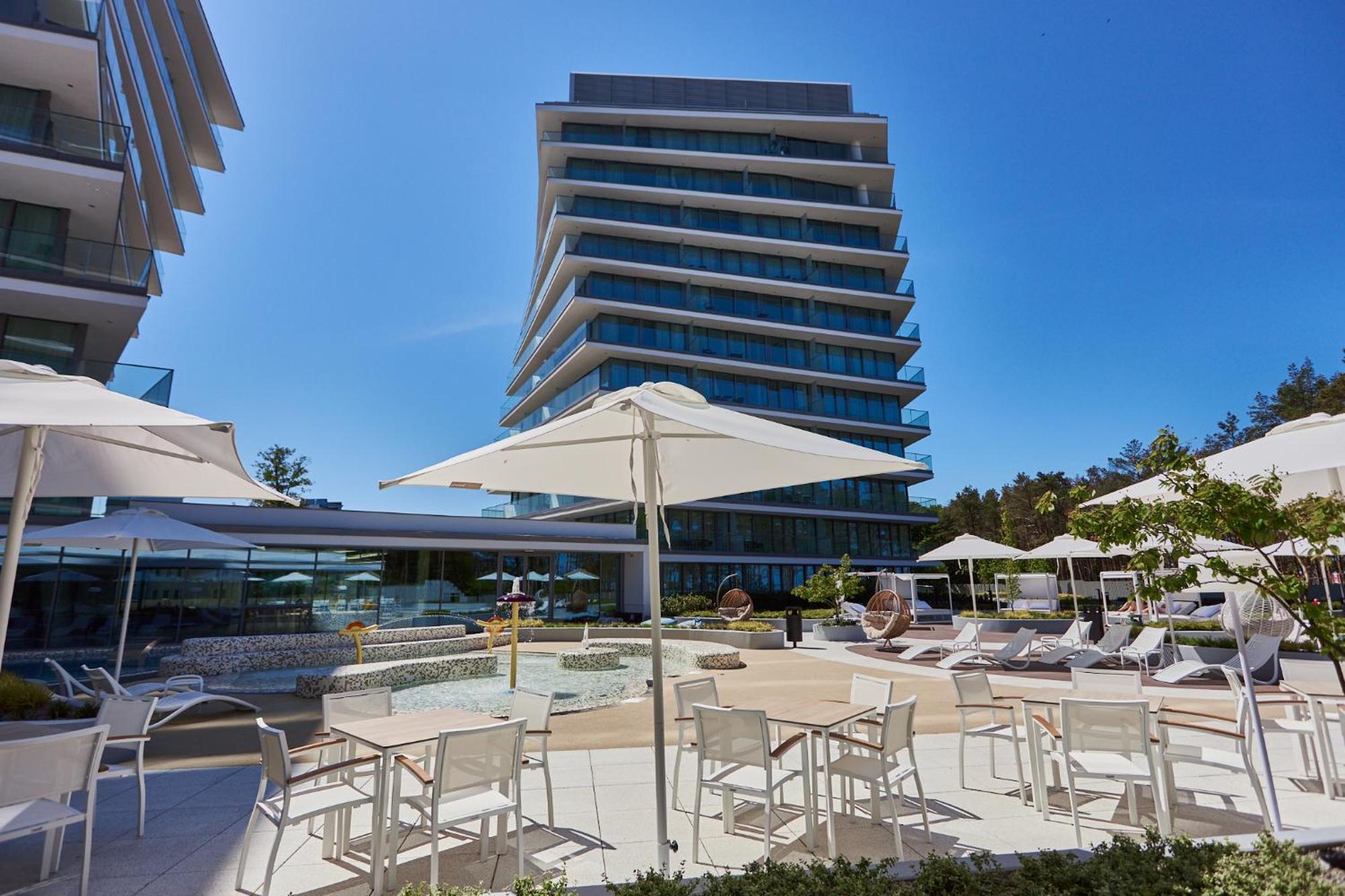 Wave Beachfront Family Apartment Miedzyzdroje Bagian luar foto