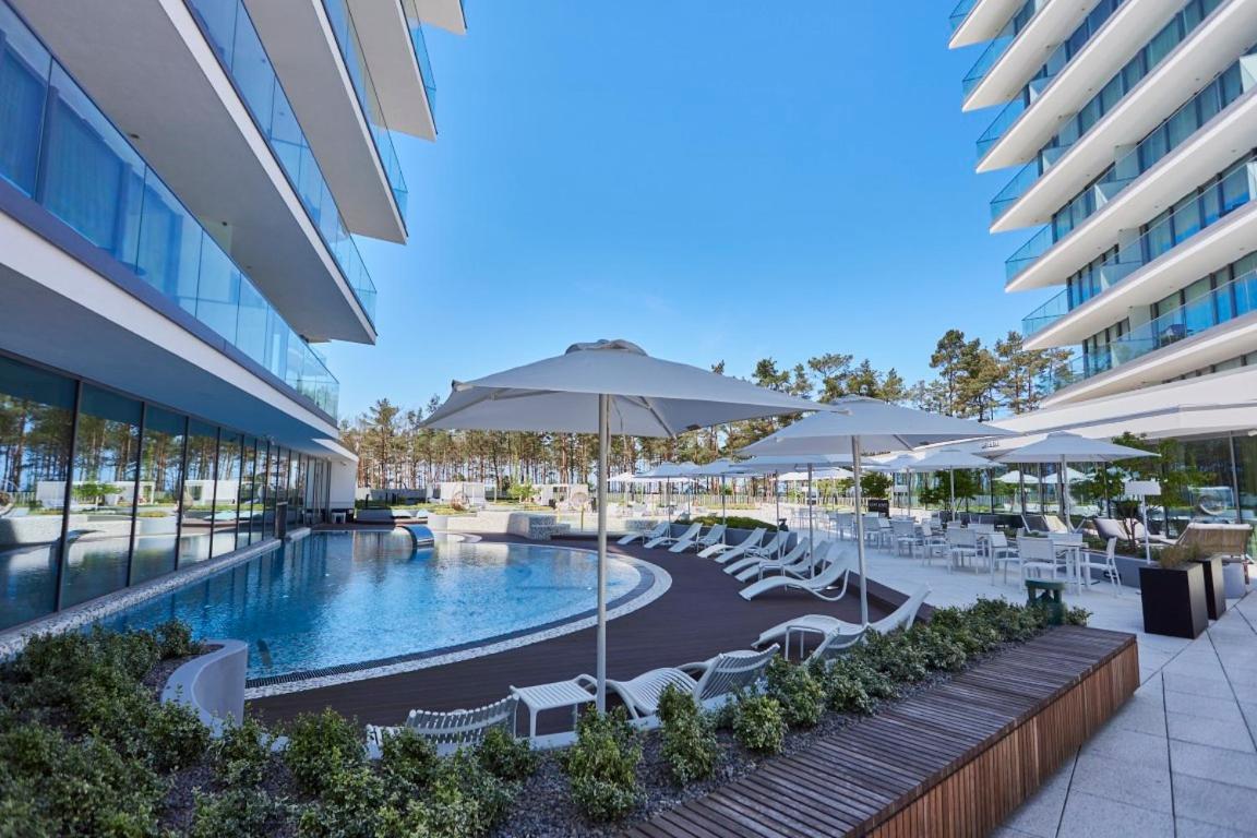 Wave Beachfront Family Apartment Miedzyzdroje Bagian luar foto