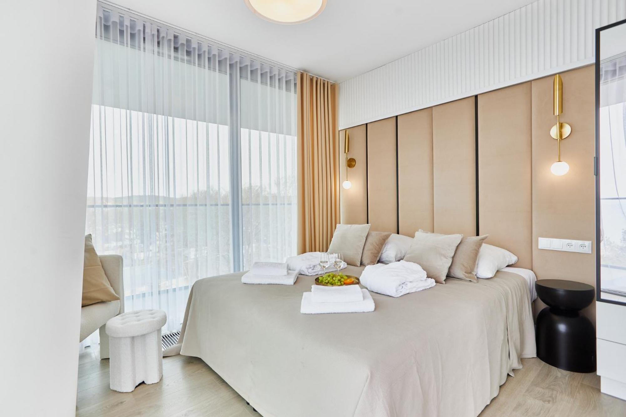 Wave Beachfront Family Apartment Miedzyzdroje Bagian luar foto