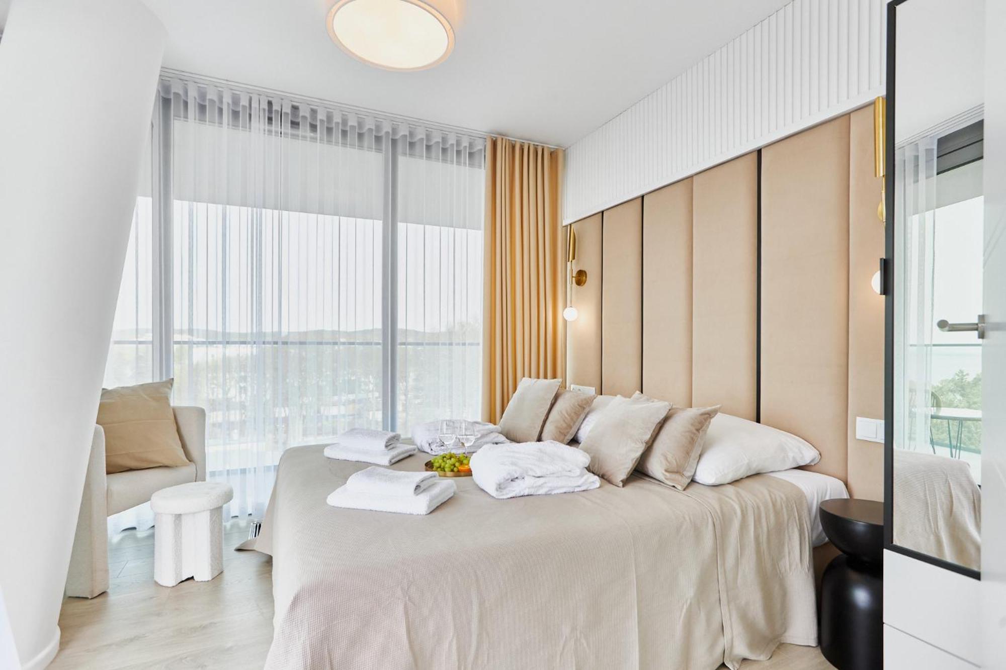 Wave Beachfront Family Apartment Miedzyzdroje Bagian luar foto