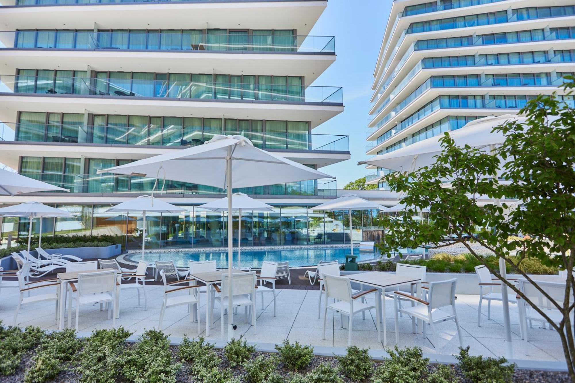 Wave Beachfront Family Apartment Miedzyzdroje Bagian luar foto