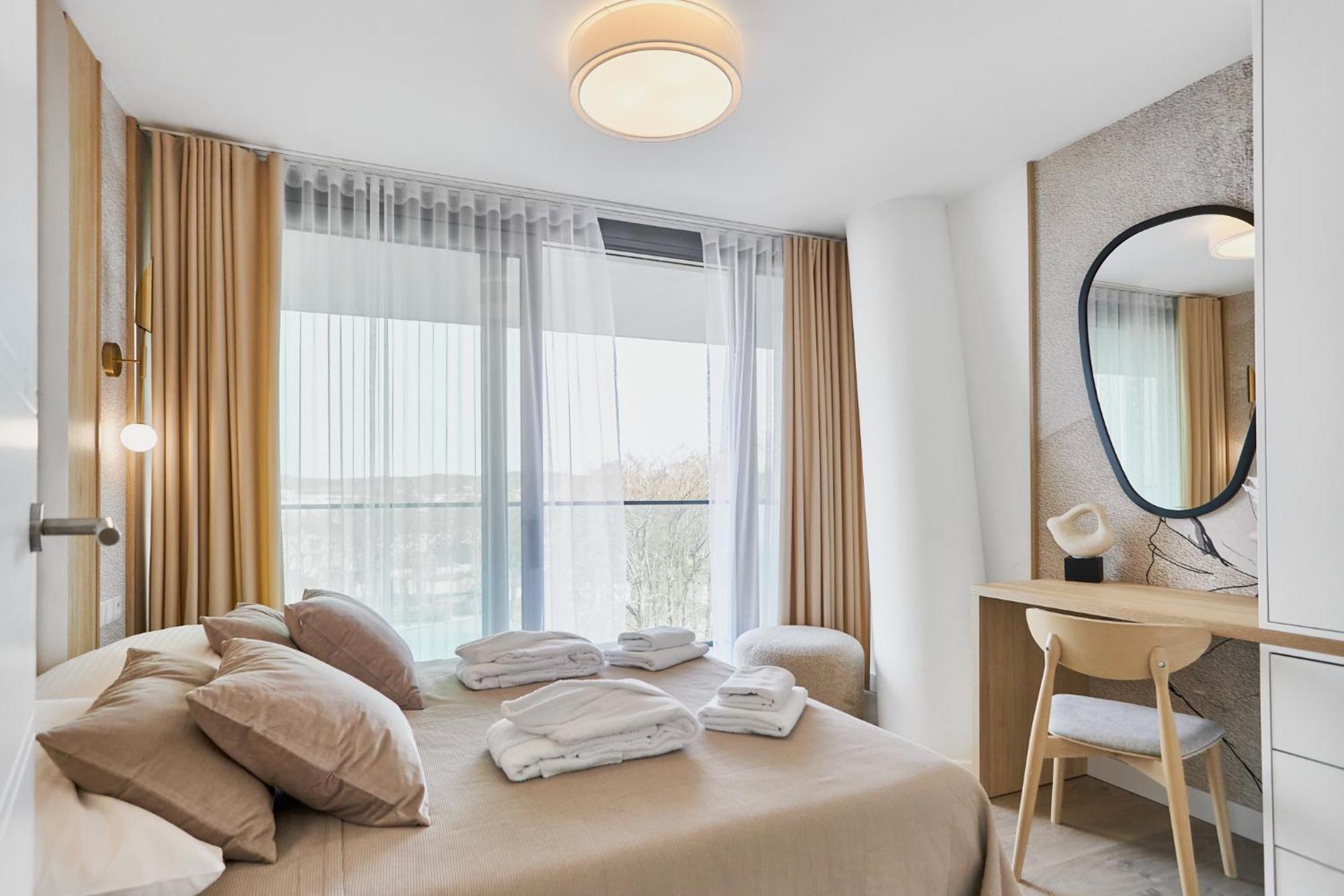 Wave Beachfront Family Apartment Miedzyzdroje Bagian luar foto