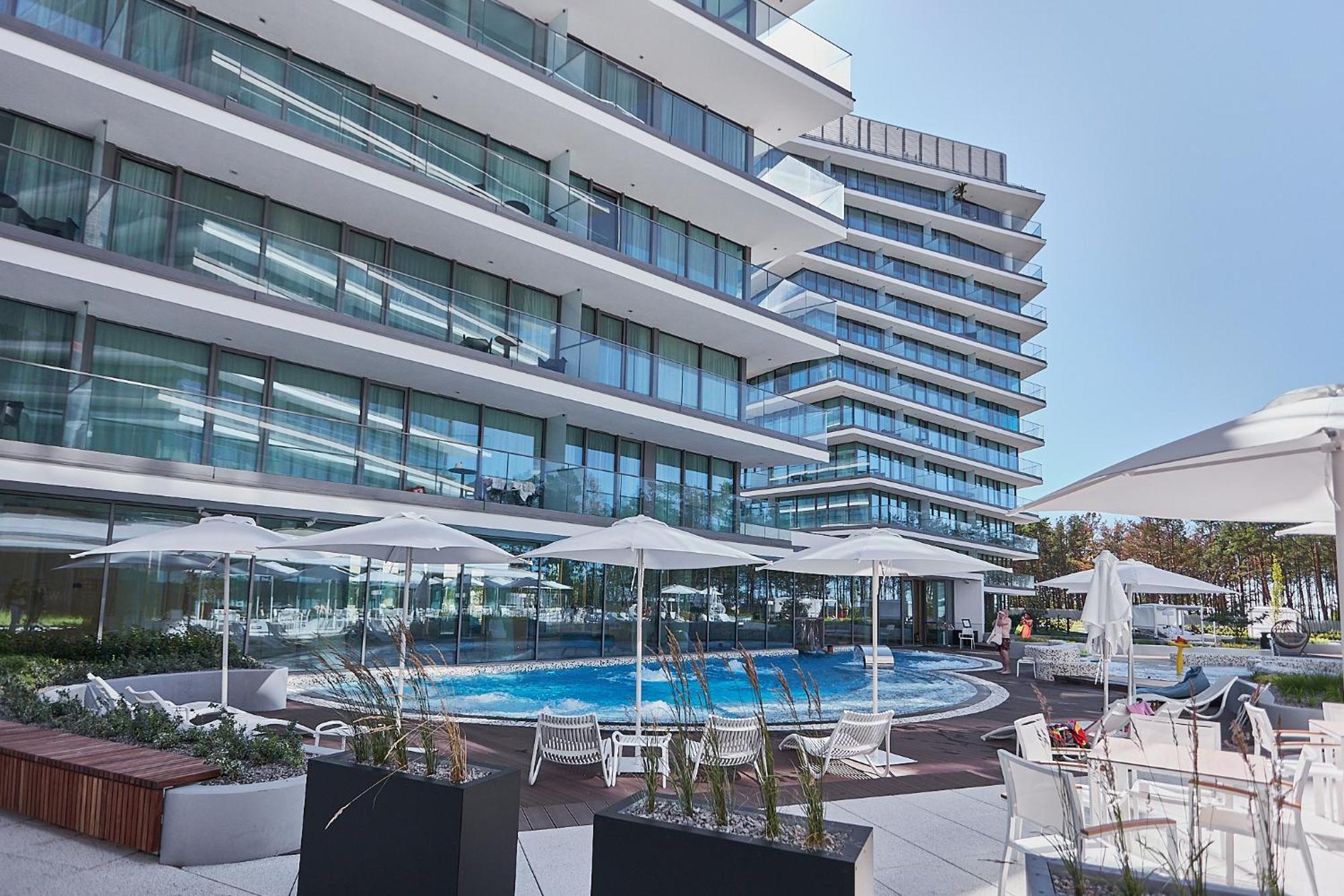 Wave Beachfront Family Apartment Miedzyzdroje Bagian luar foto