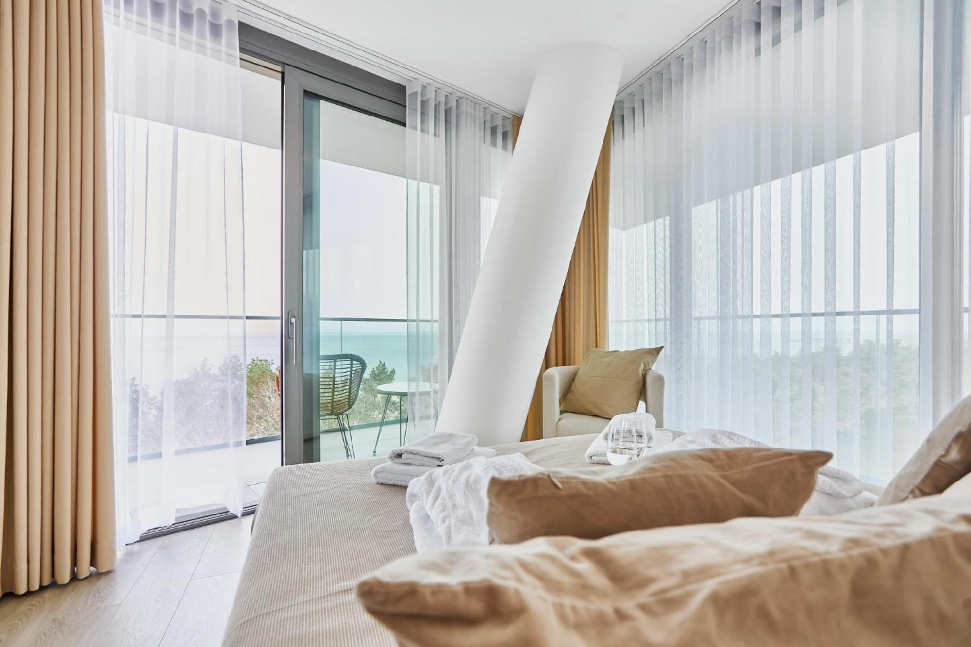 Wave Beachfront Family Apartment Miedzyzdroje Bagian luar foto