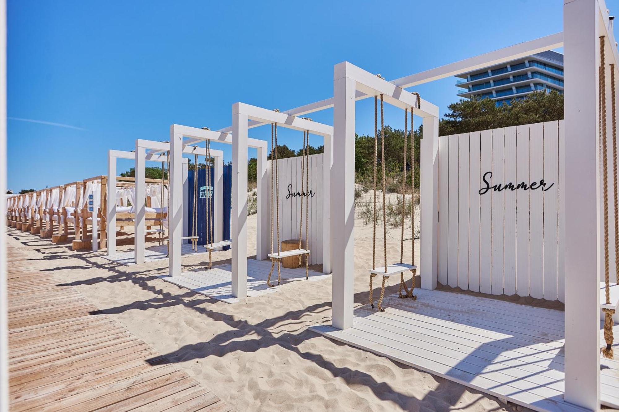 Wave Beachfront Family Apartment Miedzyzdroje Bagian luar foto